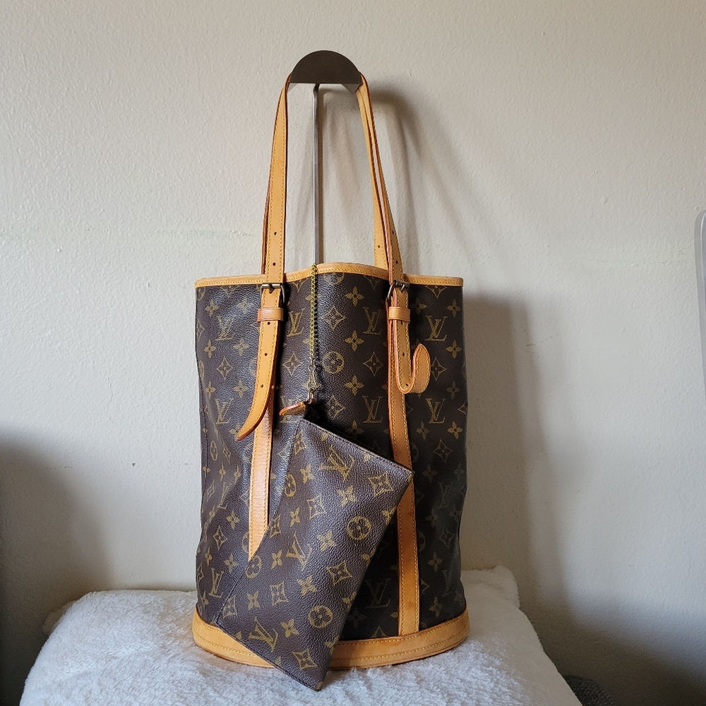 Louis Vuitton Monogram Bucket GM Shoulder Tote Bag - Picture 3 of 15